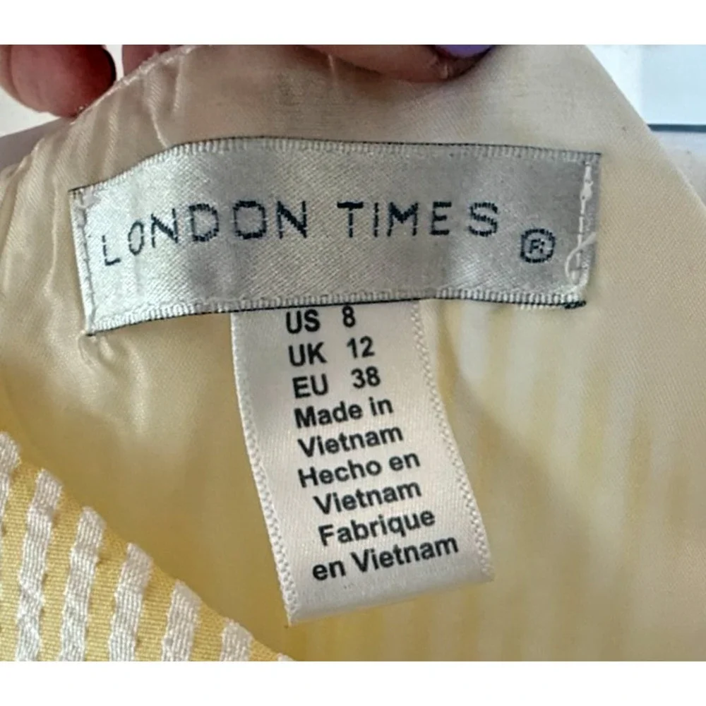 London Times Yellow Seersucker Dress Size 8 Sleeveless Lace Detail Shift Resort - Picture 8 of 8